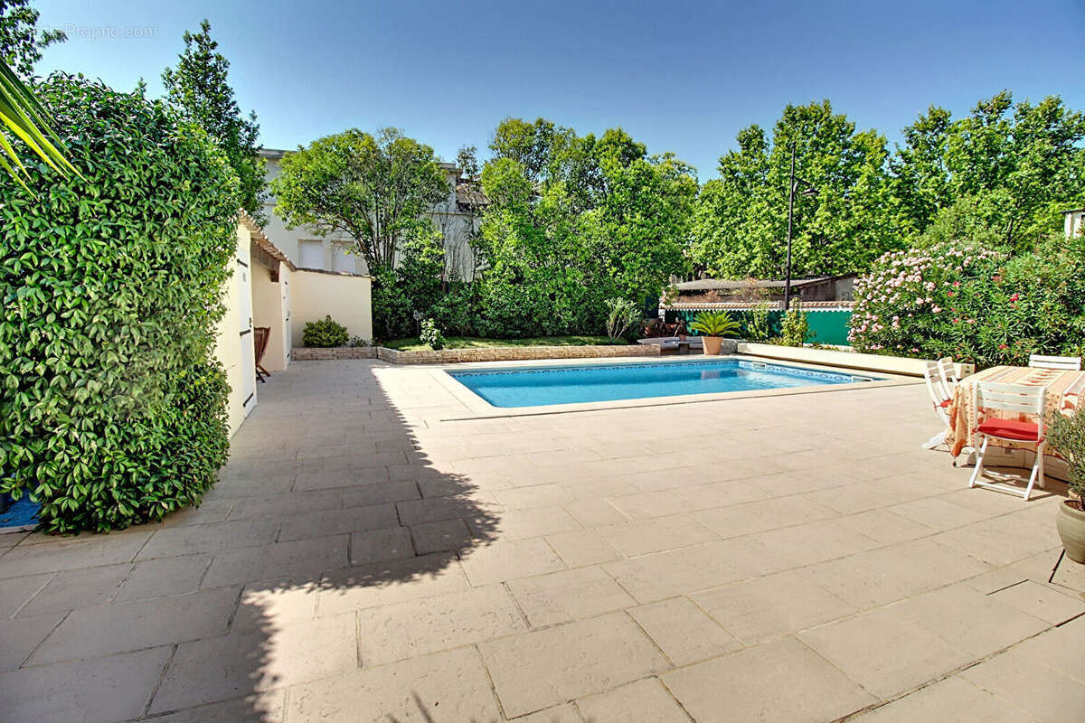 A VENDRE en EXCLUSIVITE à DRAGUIGNAN ! Propriété de caractère avec piscine, en plein coeur de ville - Possibilité 2 logements ou - photo 21