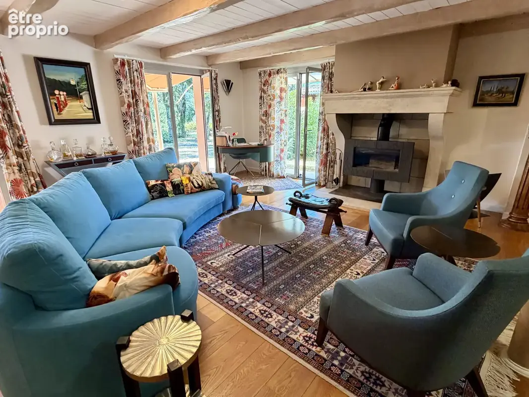 Élégante propriété avec villa principale, mazet en pierres et piscine - photo 24