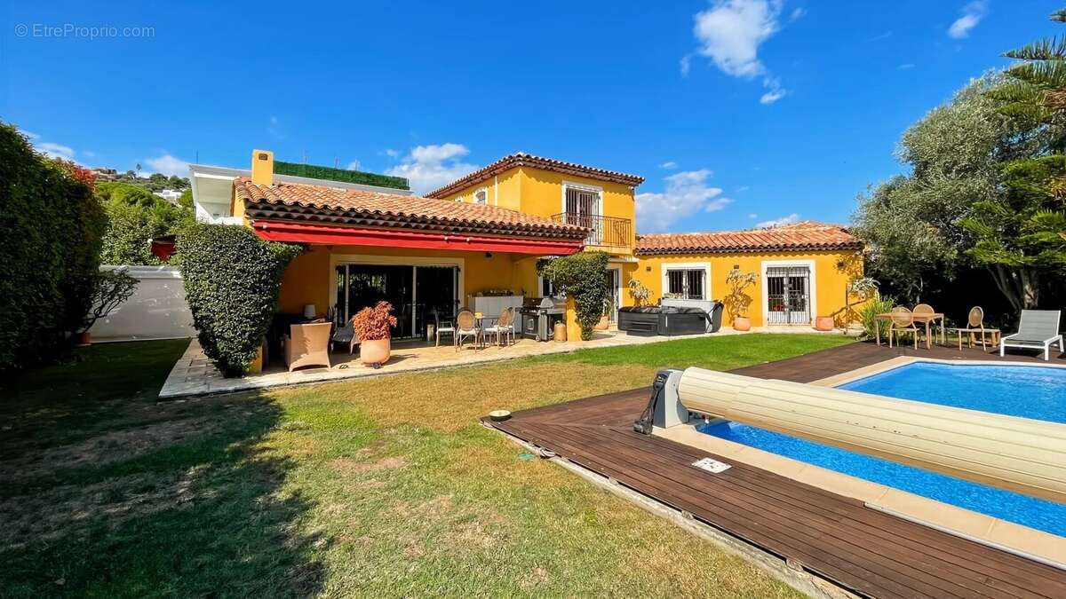 Maison à VALLAURIS