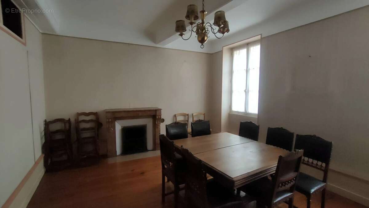 Appartement à CHAROLLES