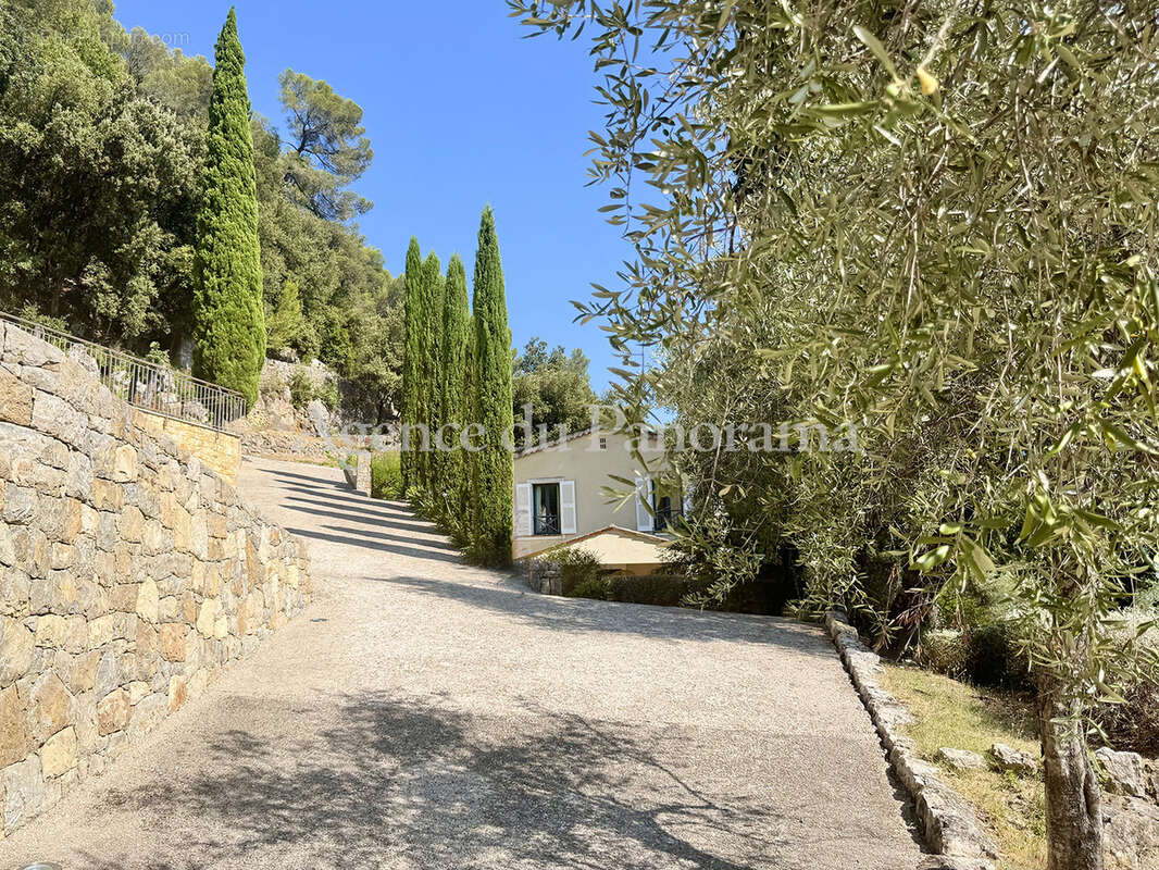 Sublime villa contemporaine avec une vue panoramique au grand calme - photo 13