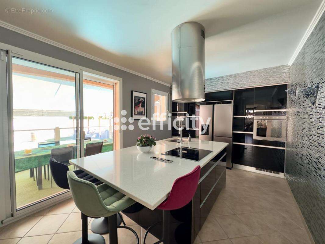 Maison 278 m² à Carry-Le-Rouet  - photo 7