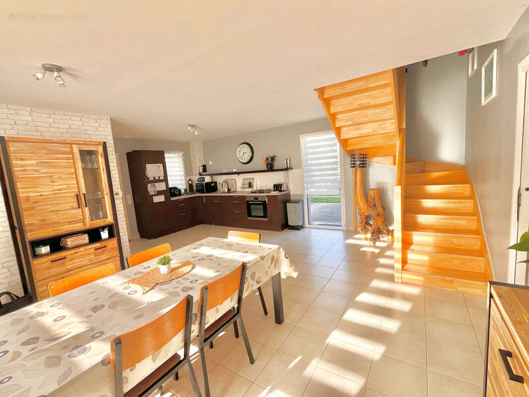 Maison à DOUE-LA-FONTAINE