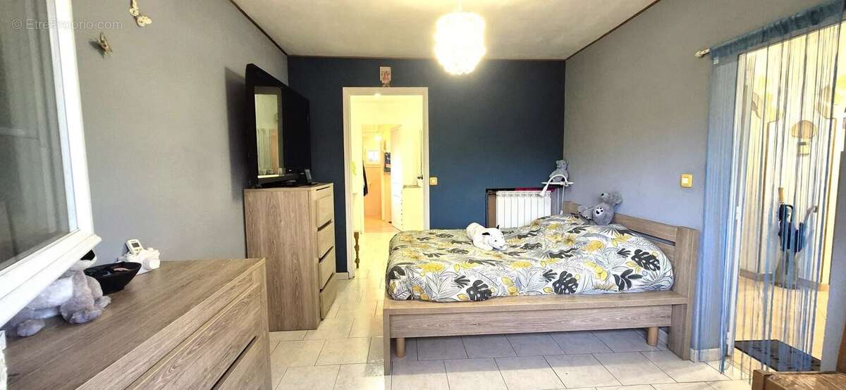 Maison à SAINT-LAURENT-DU-VAR