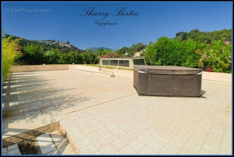 Appartement à MANDELIEU-LA-NAPOULE