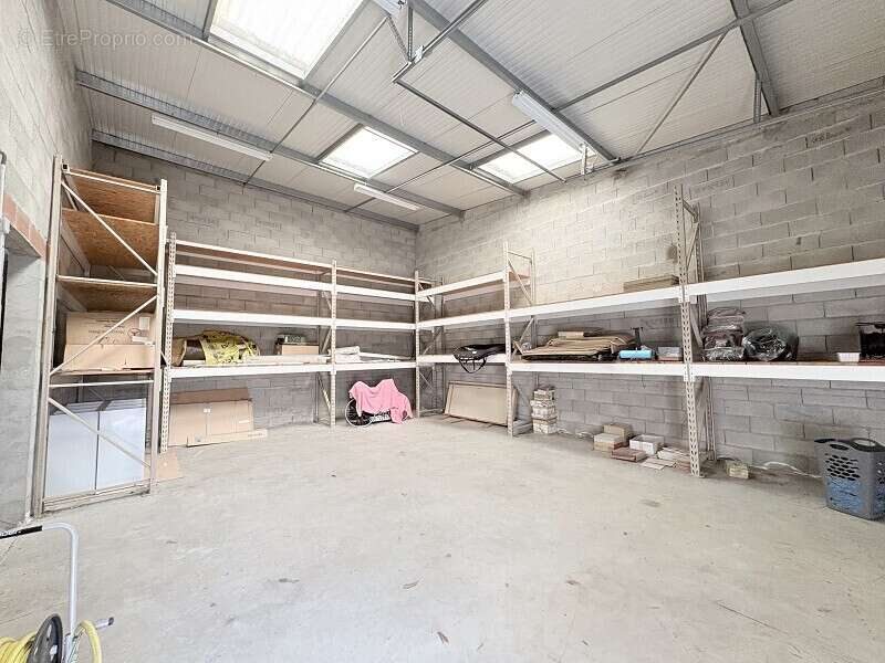 Commerce 940 m² à Plaisance-Du-Touch  - photo 5