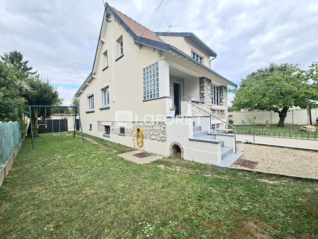 Maison à CONFLANS-SAINTE-HONORINE