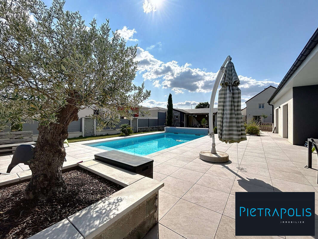 Maison à SAVIGNY-LE-SEC