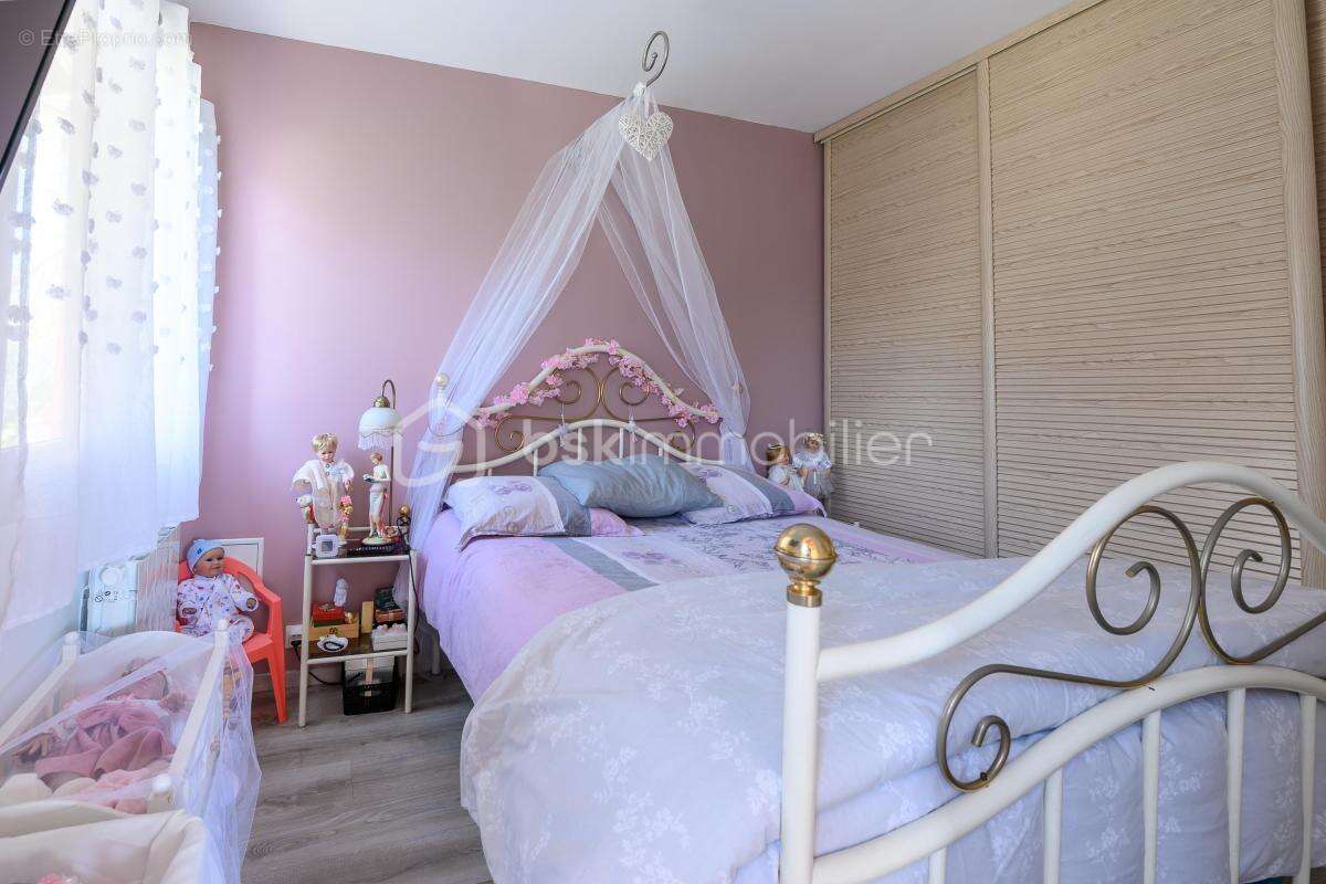 Maison à VILLENEUVE-LE-COMTE