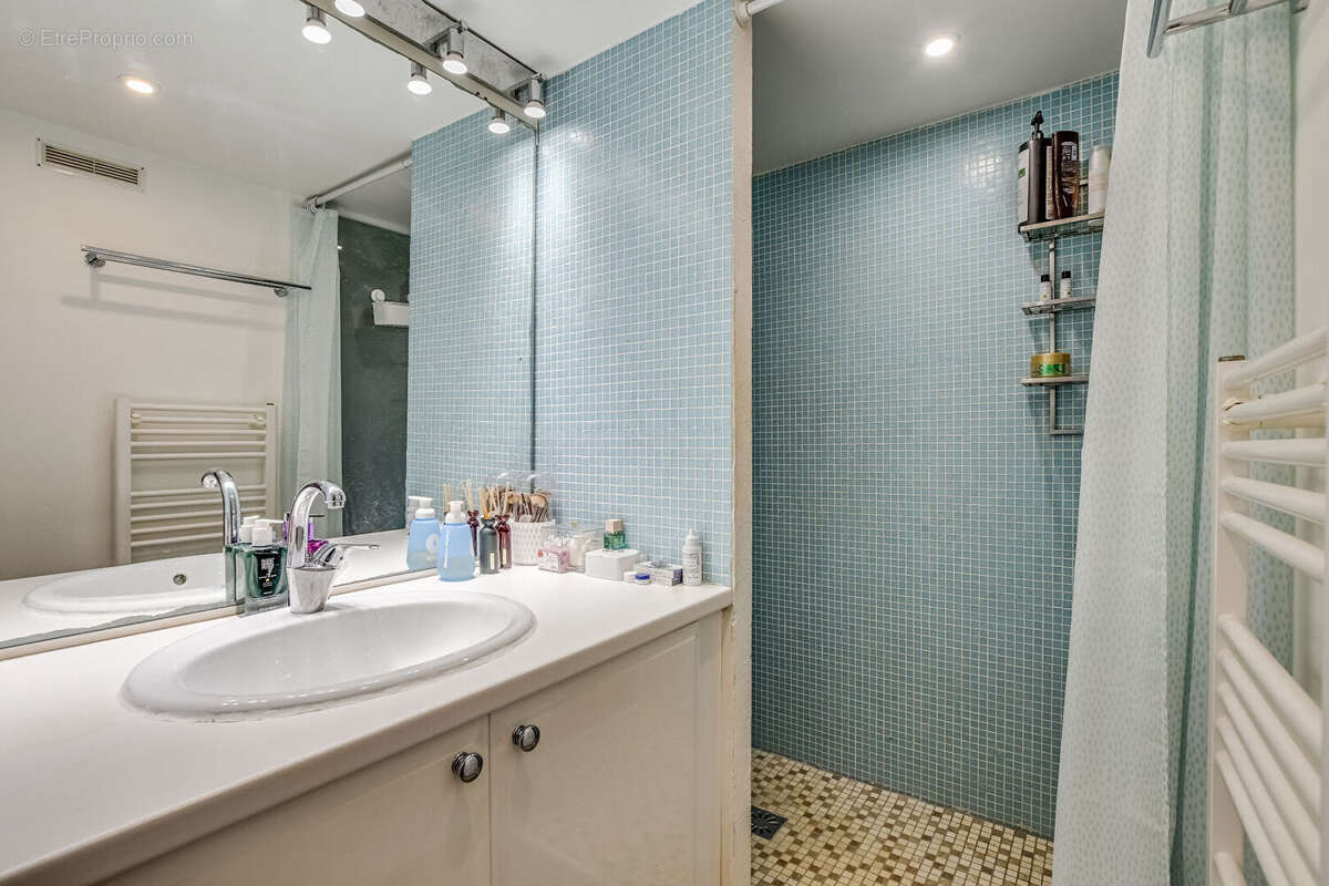 Appartement à PARIS-10E