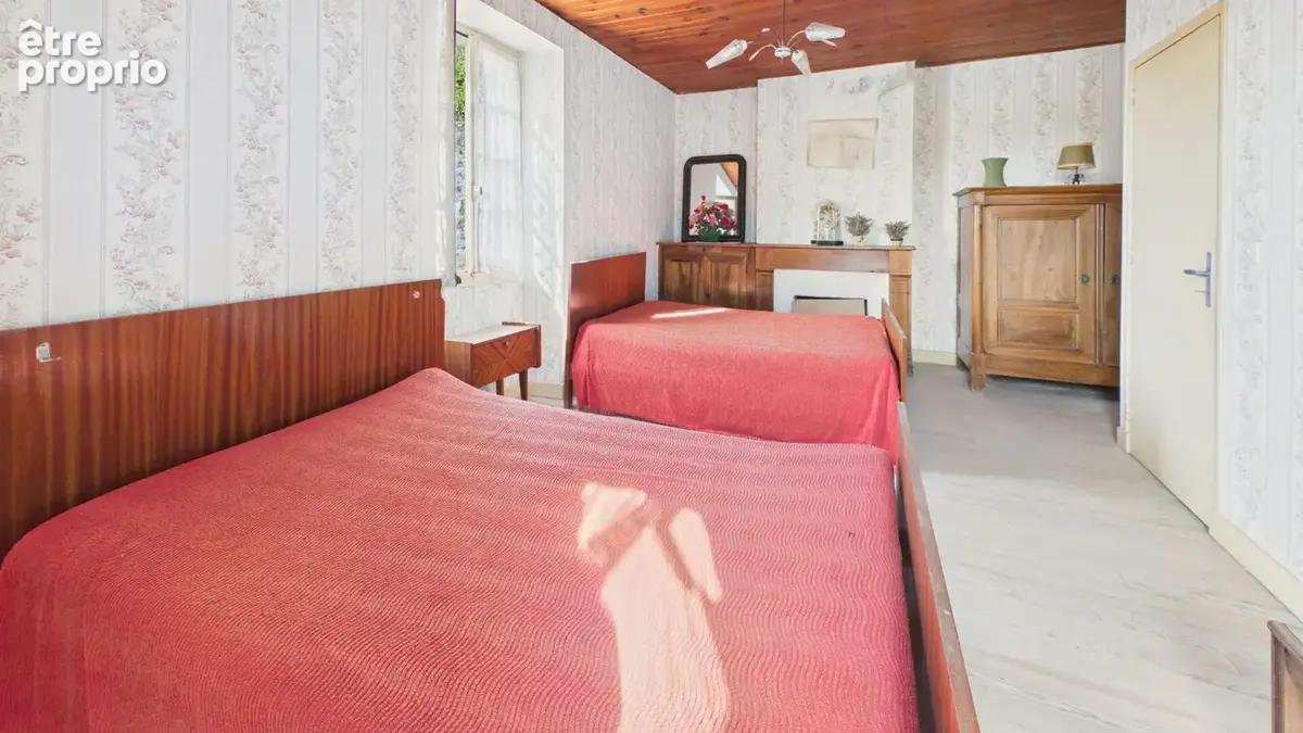 Maison de village en pierre à rénover avec cour intérieure, four à pain et dépendance - photo 13