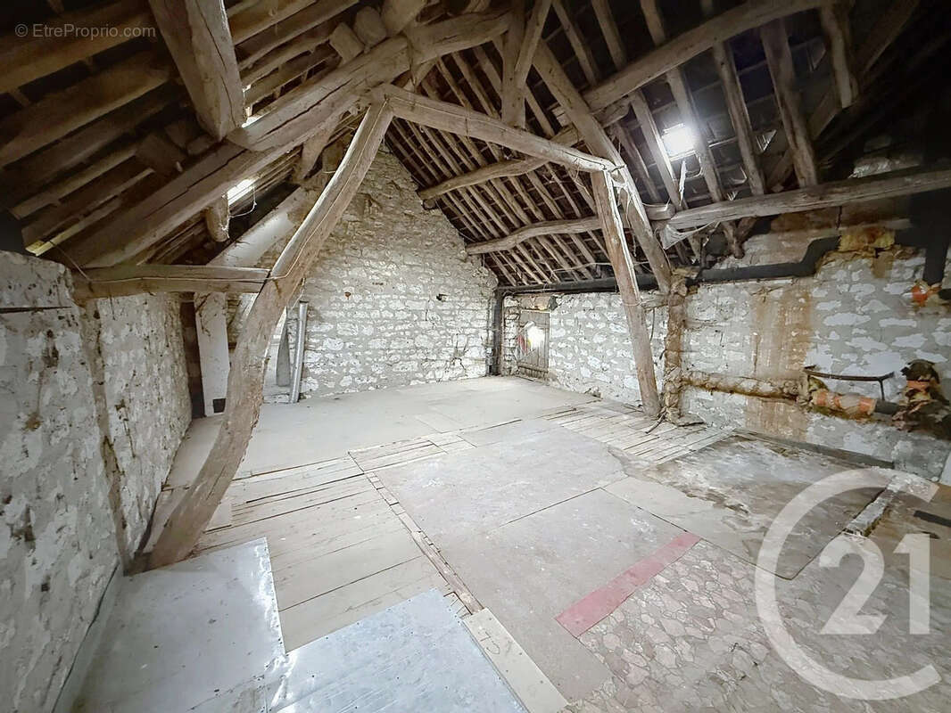 Maison à MELZ-SUR-SEINE