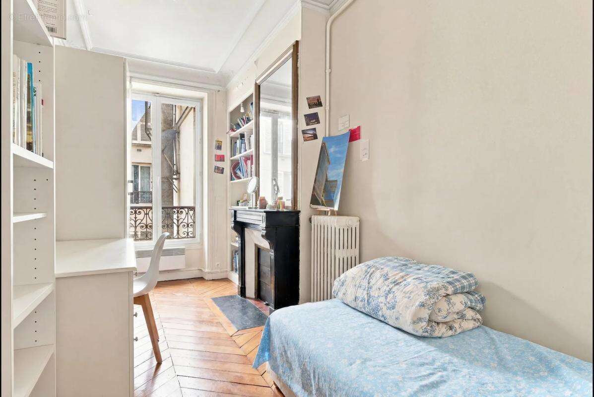 Appartement à PARIS-10E