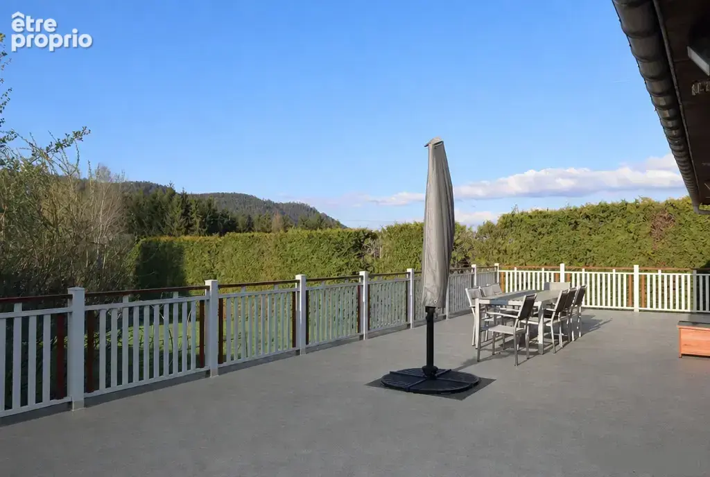 Étival-Clairefontaine   Maison familiale - Grand terrain paysagé et vue sur la nature et les montagnes - photo 2