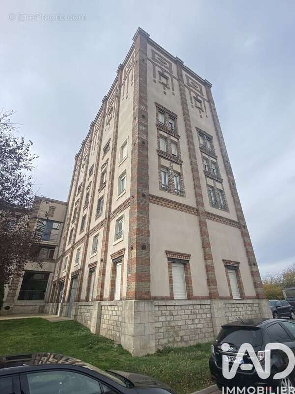 Photo 2 - Appartement à LA CHAPELLE-SAINT-LUC