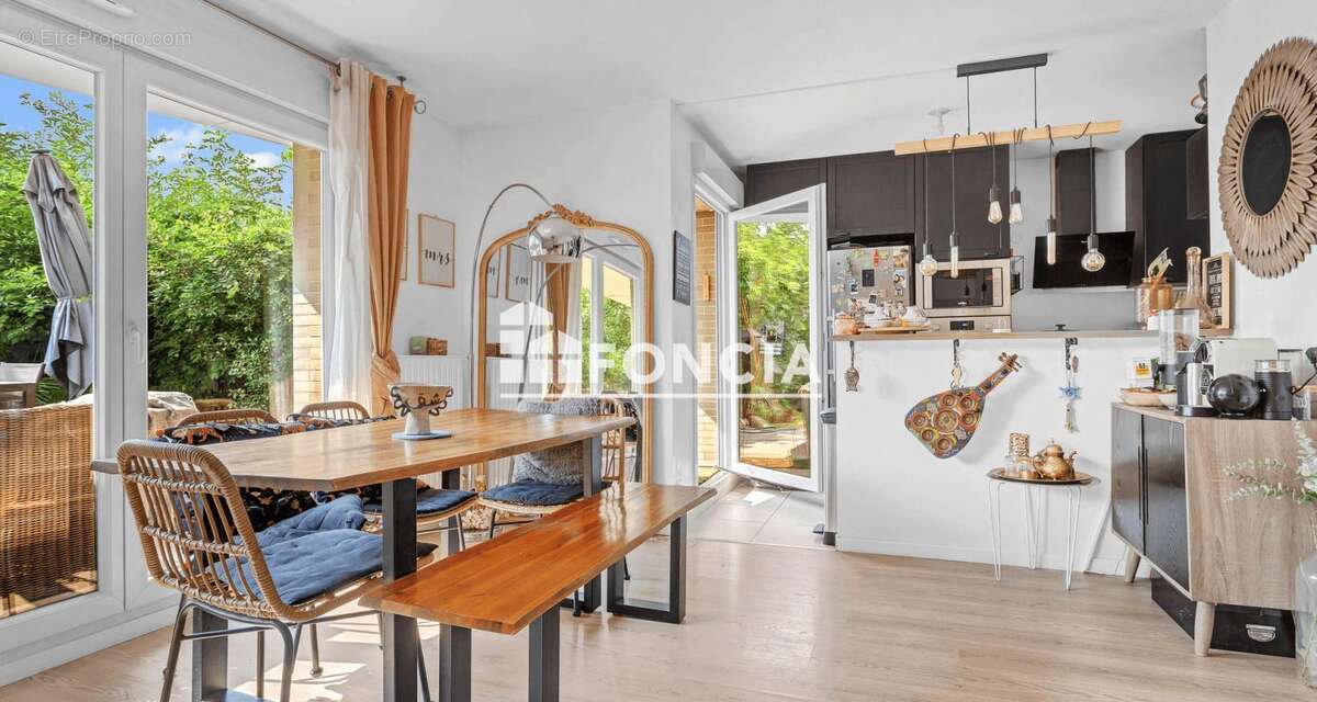Appartement 4 pièces récent avec jardin Quartier du Lycée DESCARTES - photo 4