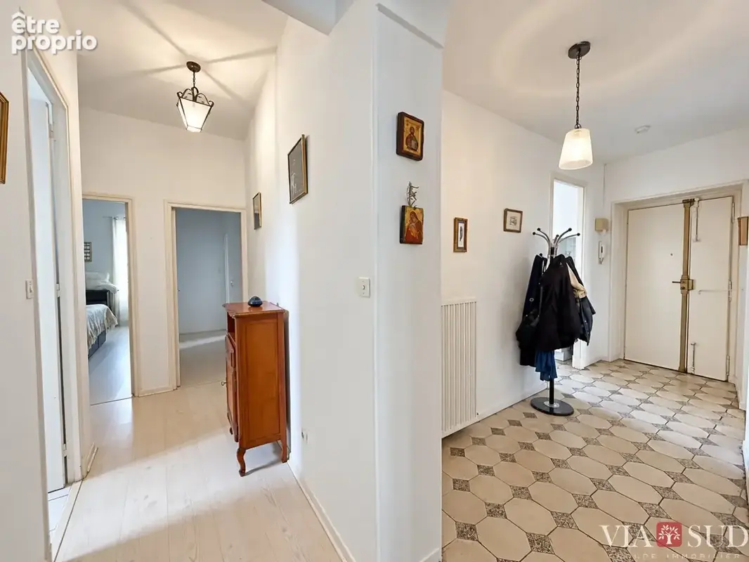 Appartement 5 pièces de 107,97 m² en plein cur de Béziers, rue piétonne commerçante - photo 4
