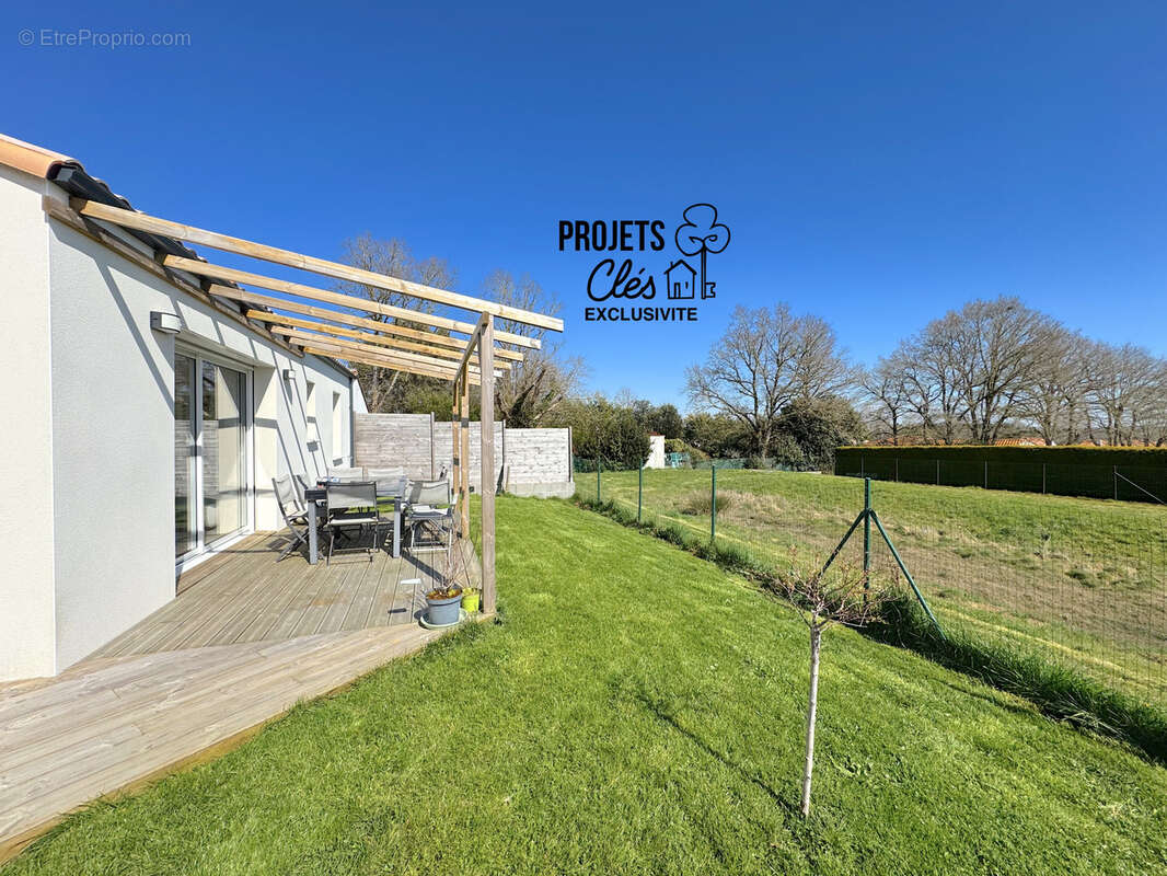 Maison à SAINT-PAUL-MONT-PENIT