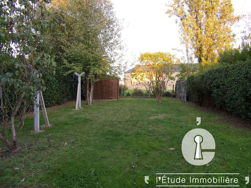 Maison à MESLAY-DU-MAINE