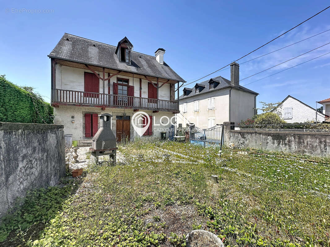 BENEJACQ - Vente maison ancienne à rénover avec grand garage - photo 2