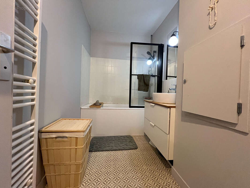 Appartement à SAINT-JEAN-DE-BRAYE
