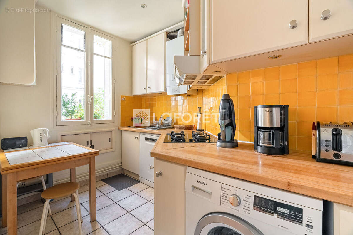 Appartement à PARIS-17E