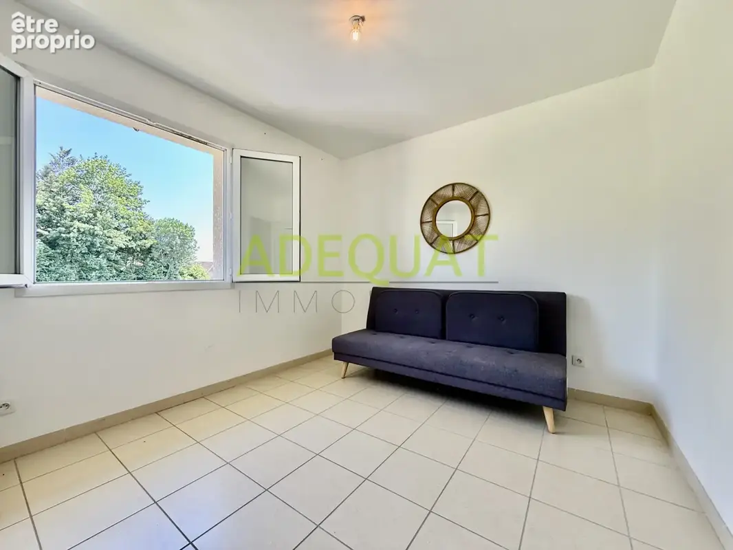 LA BATIE MONTGASCON, maison individuelle / 3 chambres / garage / terrain de 271m2... - photo 8