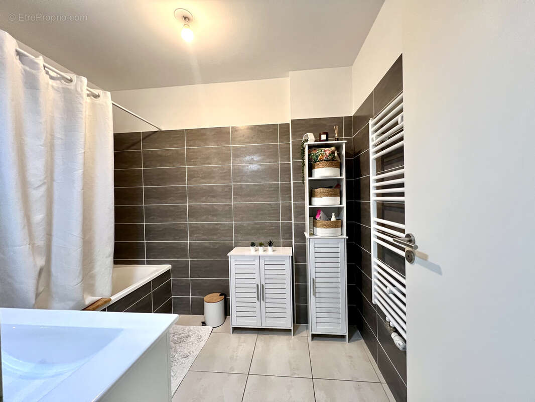 Appartement à LA VALETTE-DU-VAR