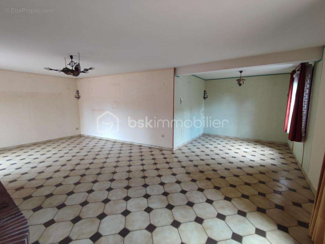 Maison de 113 m² sur sous sol et grenier aménageable sur 445 m² de parcelle - photo 2
