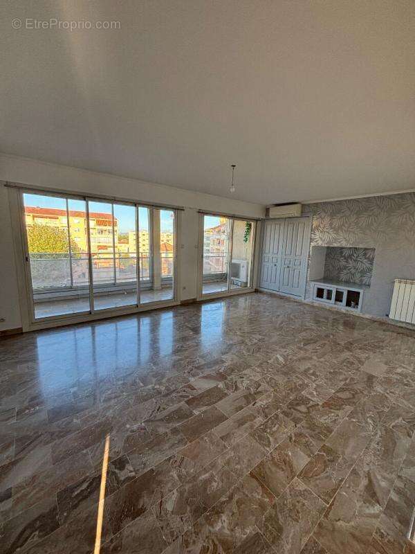 Appartement à HYERES