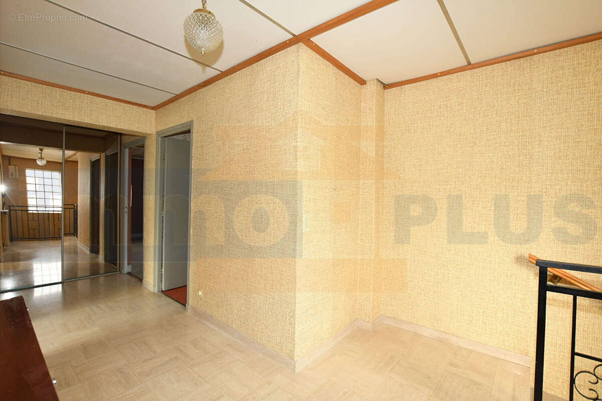 Maison à FONTENAY-LE-FLEURY