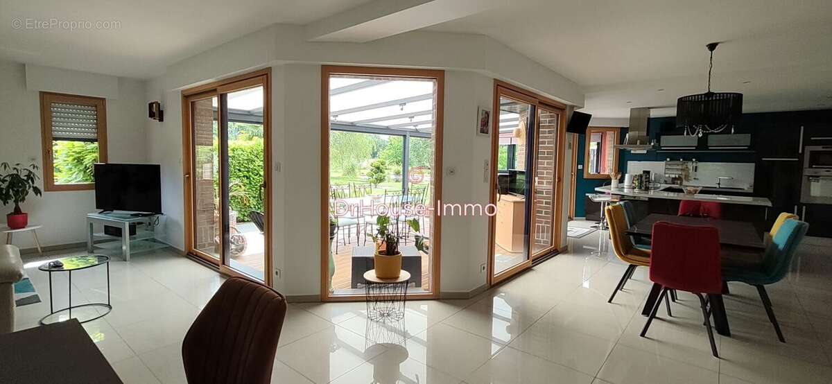Maison 277 m² à Saint-Amand-Les-Eaux  - photo 9