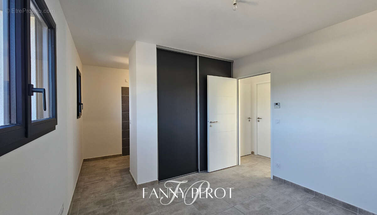 Maison 3 faces de 90 m² avec piscine et garage à Saint-Cyprien - photo 6
