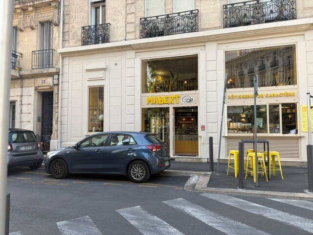 Commerce à MARSEILLE-5E
