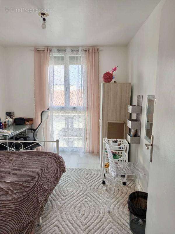Magnifique appartement spacieux T5 de 83 m² au second étage sans ascenseur avec balcon et cave - photo 9
