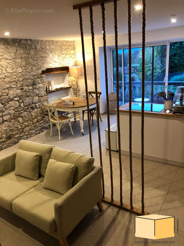 Maison à CEYZERIEU