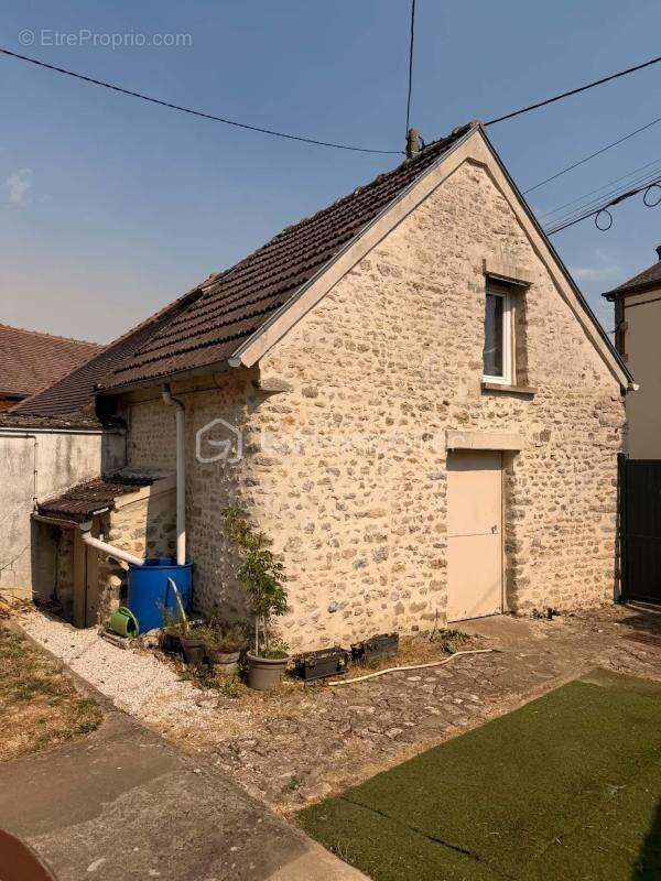 Charmante maison en pierre 3 chambres avec suite parentale à Pannecières - photo 3