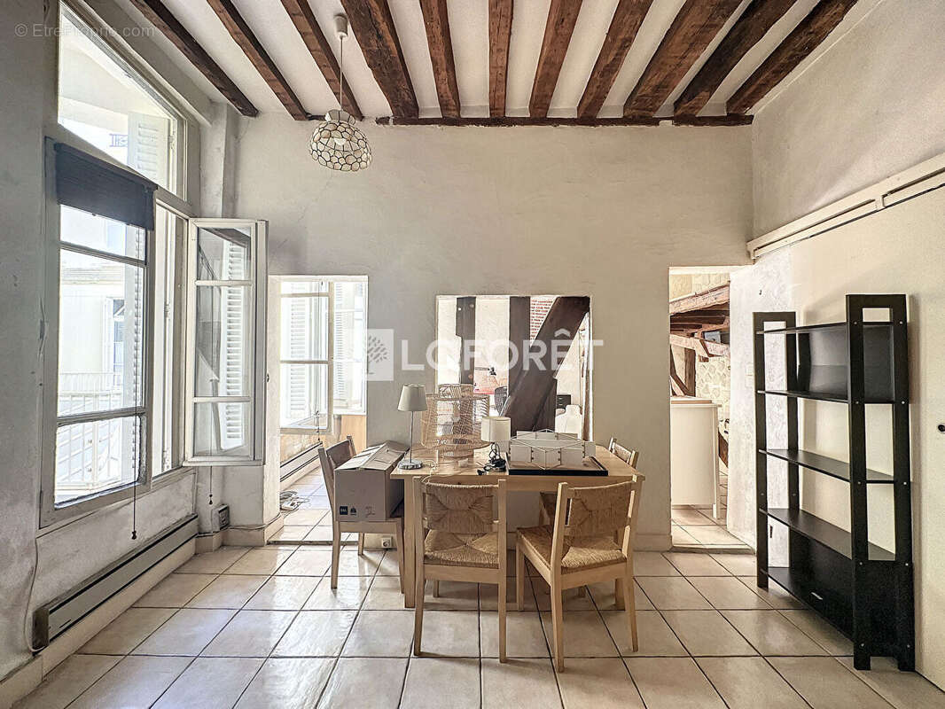 Appartement à PARIS-4E