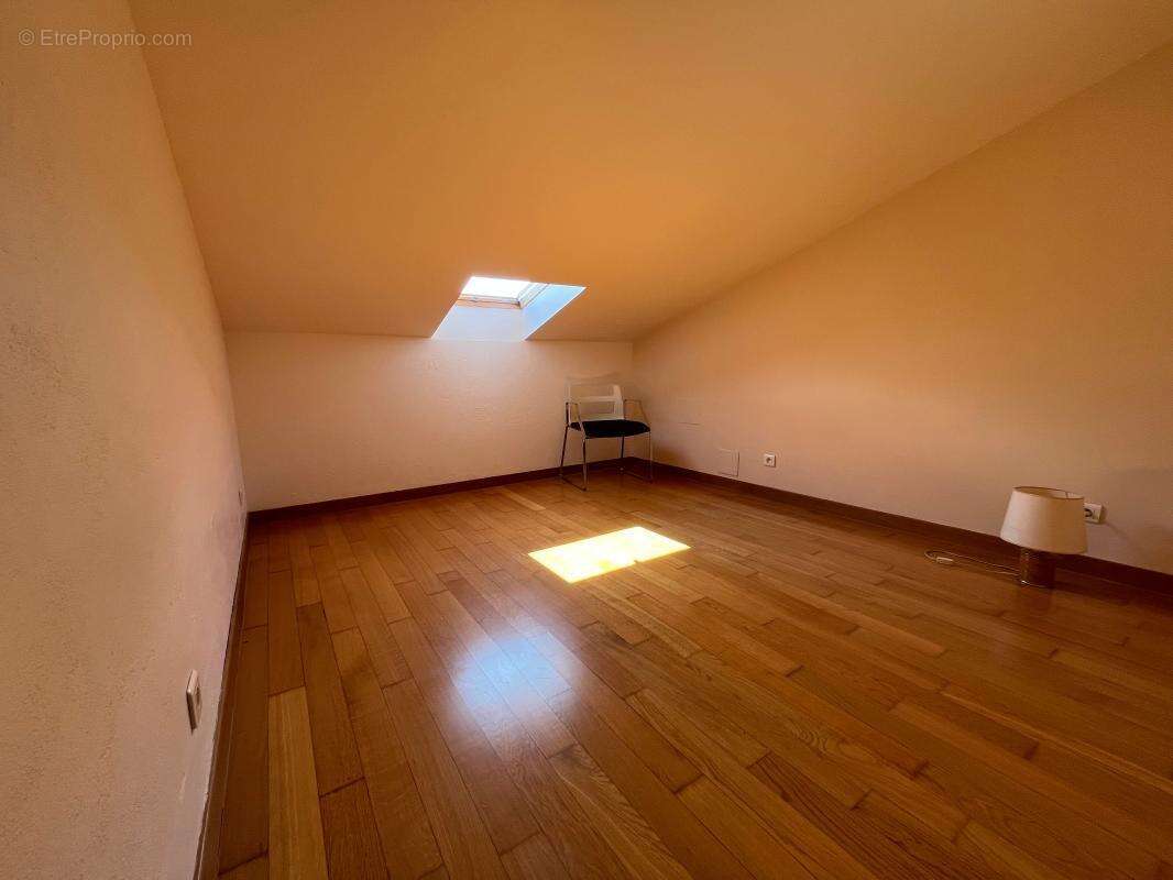 Meze, Appartement avec exceptionnel et rarissime emplacement sur le port - photo 19