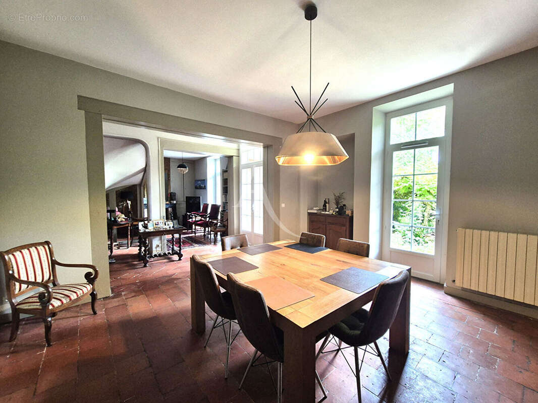 Maison à VILLENEUVE-DE-MARSAN