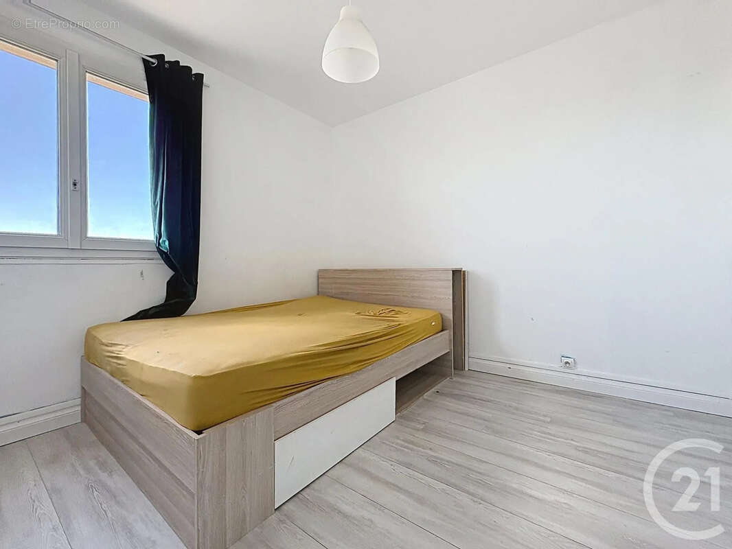 Appartement 62 m² à La Chapelle-Saint-Luc  - photo 6