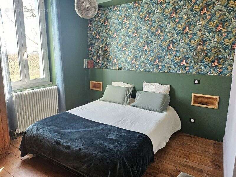 Maison à MONTROND-LES-BAINS