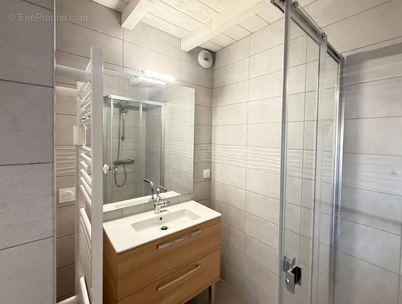 Le charme de l’ancien, le confort du moderne – Maison rénovée de 124 m² à Saint-Maurice-de-Satonnay - photo 11