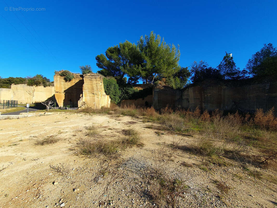 Terrain à CASTILLON-DU-GARD