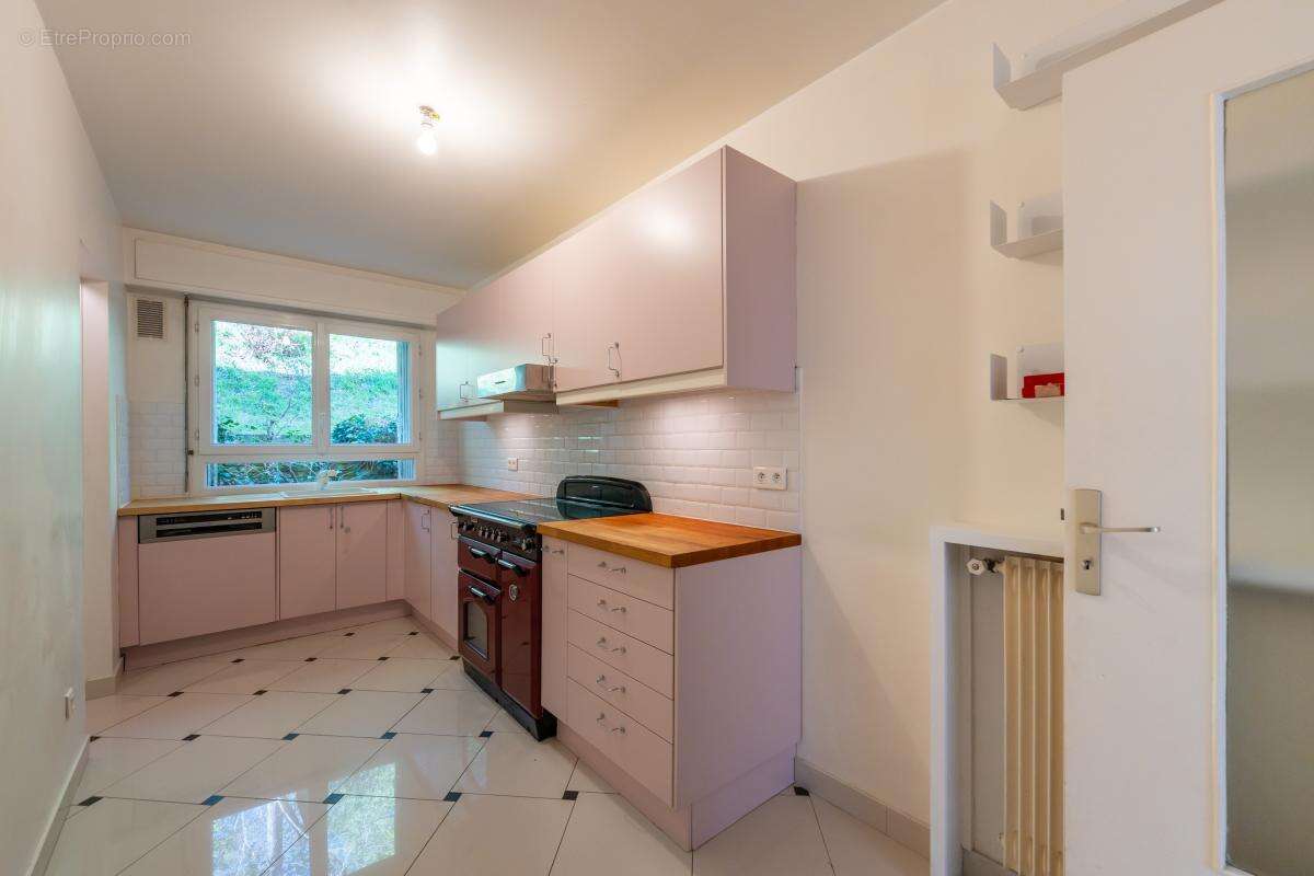 Appartement à VILLE-D'AVRAY