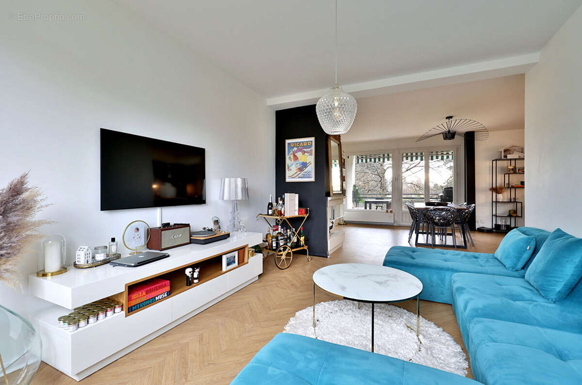 Appartement à CHARBONNIERES-LES-BAINS