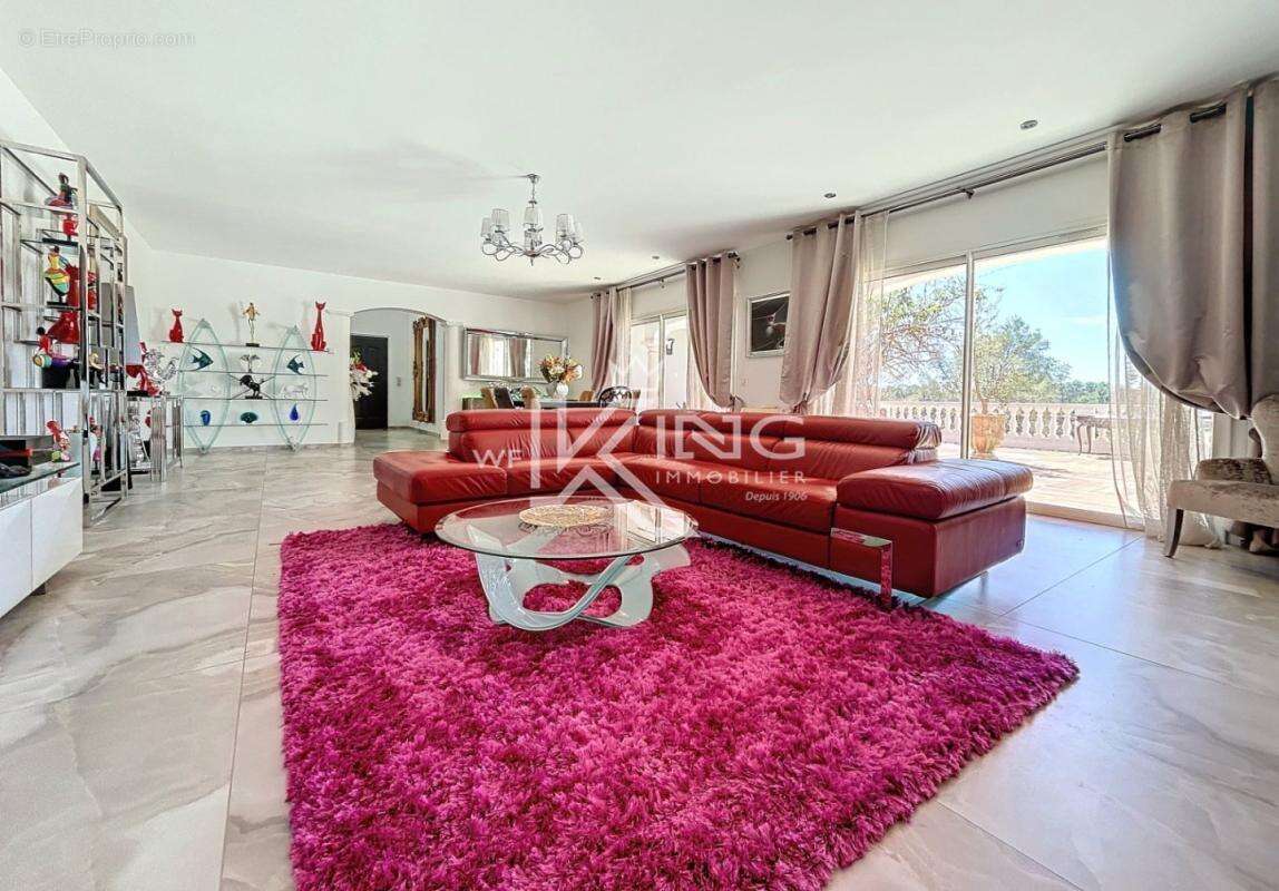 Maison à PUGET-SUR-ARGENS