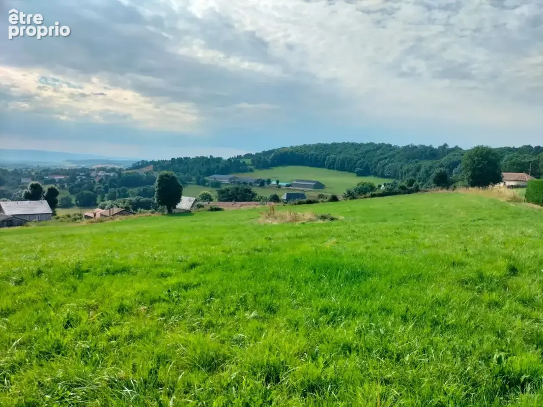 Terrain à SAINT-FLOUR