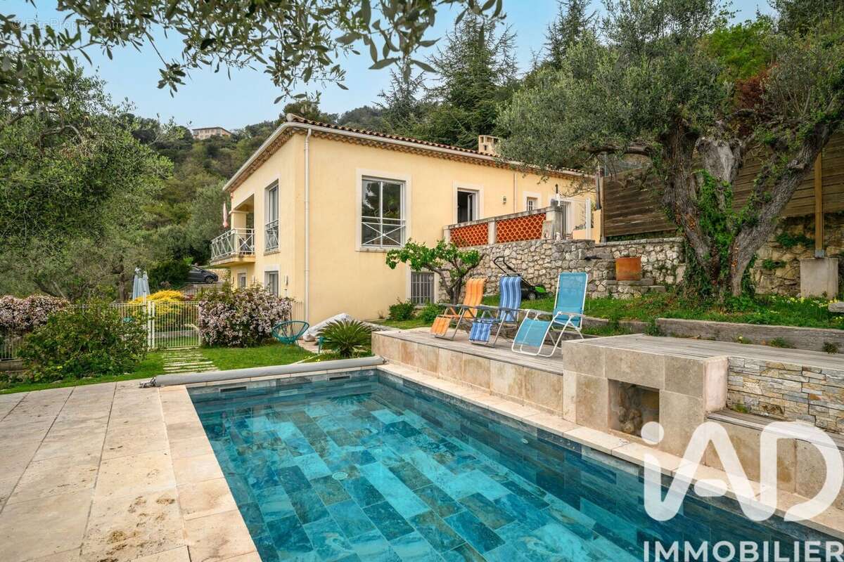 Maison 222 m² à Roquebrune-Cap-Martin  - photo 2