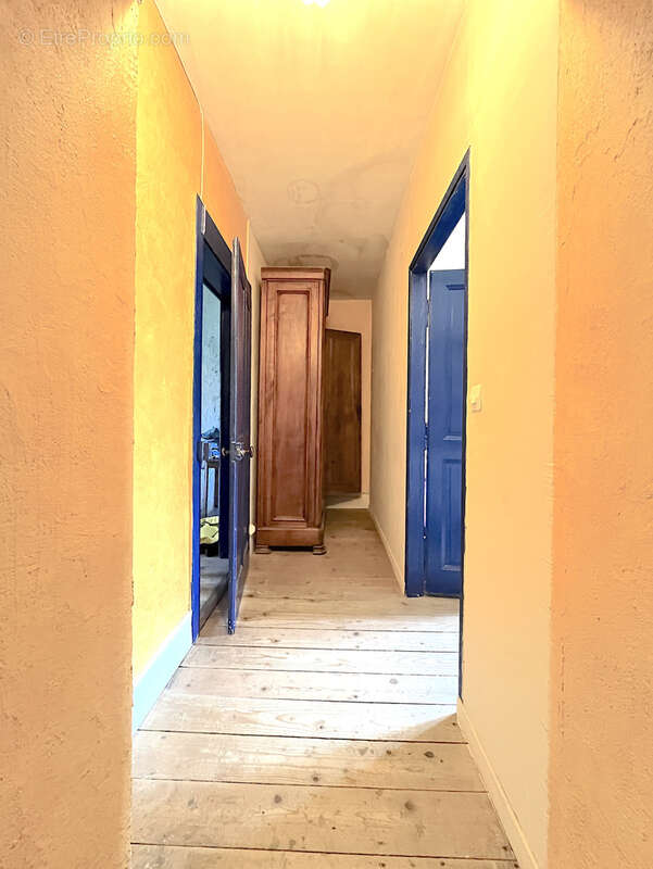 Maison avec dépendances et Terrain constructible - photo 12